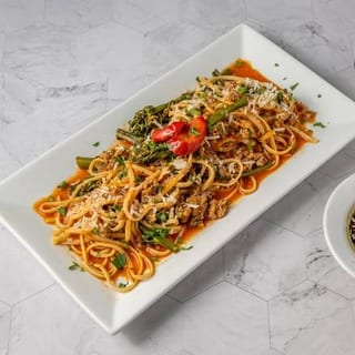 LINGUINI SAUSAGE E BROCCOLINI